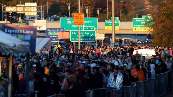 ATHLETICS-NYC-MARATHON-5_1762087426549_1762087436861 Maratona de Nova York movimenta até US$ 1 bilhão e impulsiona turismo, comércio e bem‑estar